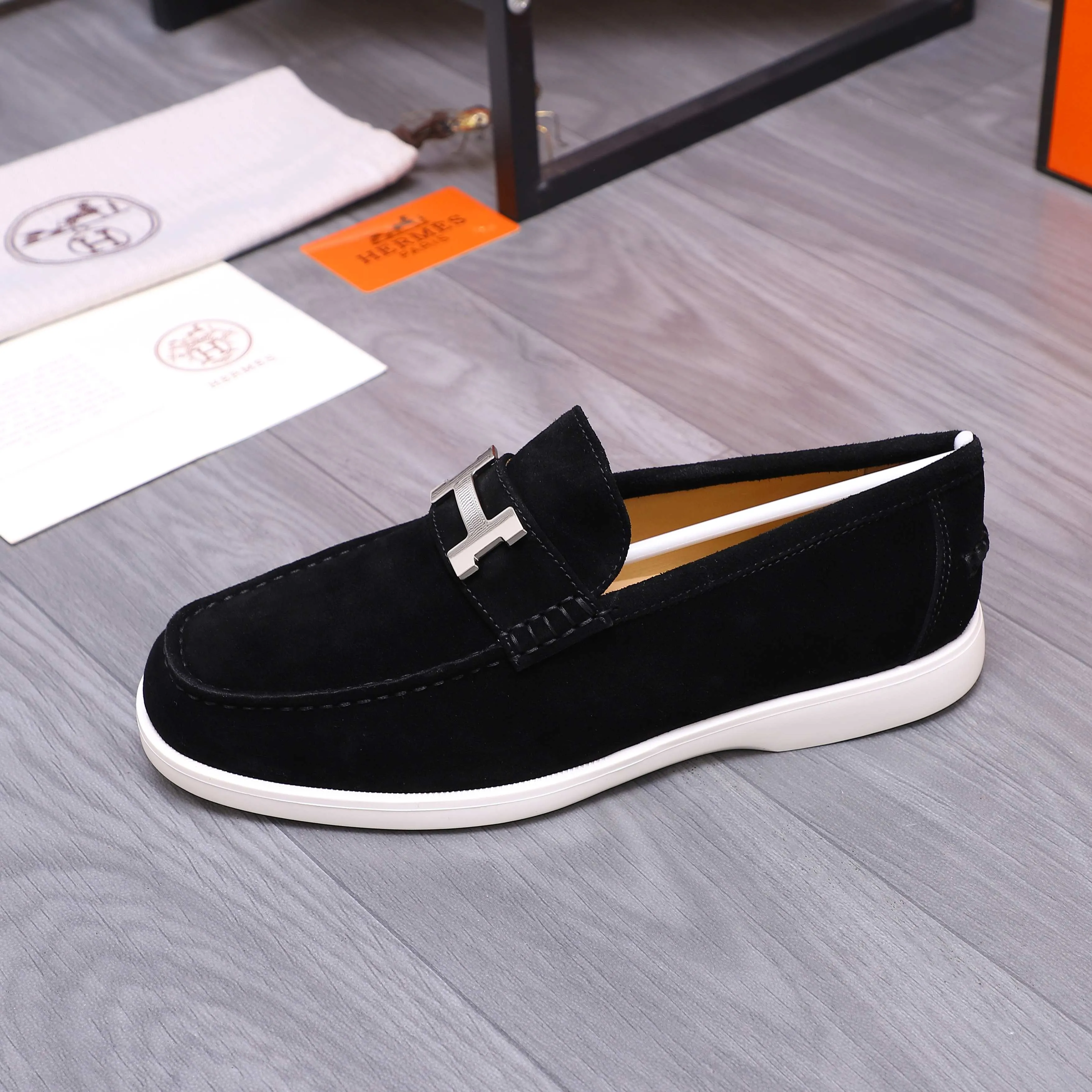 Men's shoes 💰p560 Product trademark: HERMES "Hermès" casual slip-on men's shoes. Regular size: 38-46 (45.46 is custom-made and non-refundable) Product materials: Selected frosted cowhide upper, cowhide lining, original foam rubber ultra-light sole